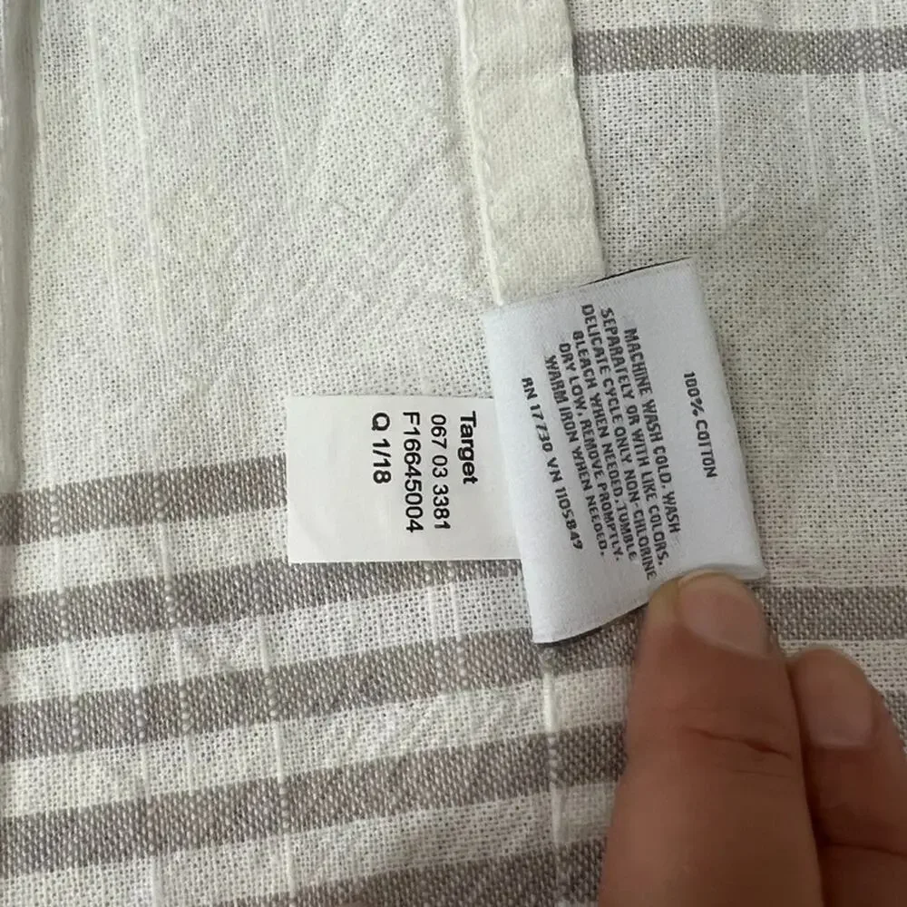 Threshold Tablecloth 70 x 68